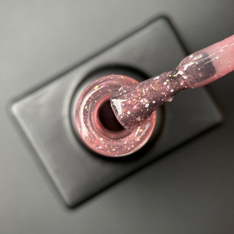 Базове покриття з легким світловідбиваючим ефектом Diamond Base Designer Professional 9 мл. №258 009982 фото